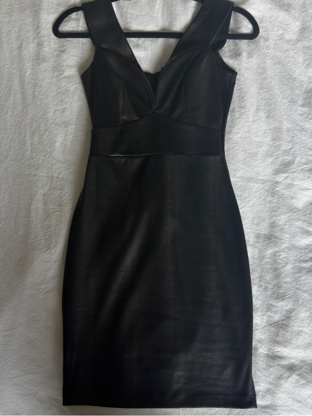Guess Black Off Shoulder Snakeskin Dress - Picture 5 of 6